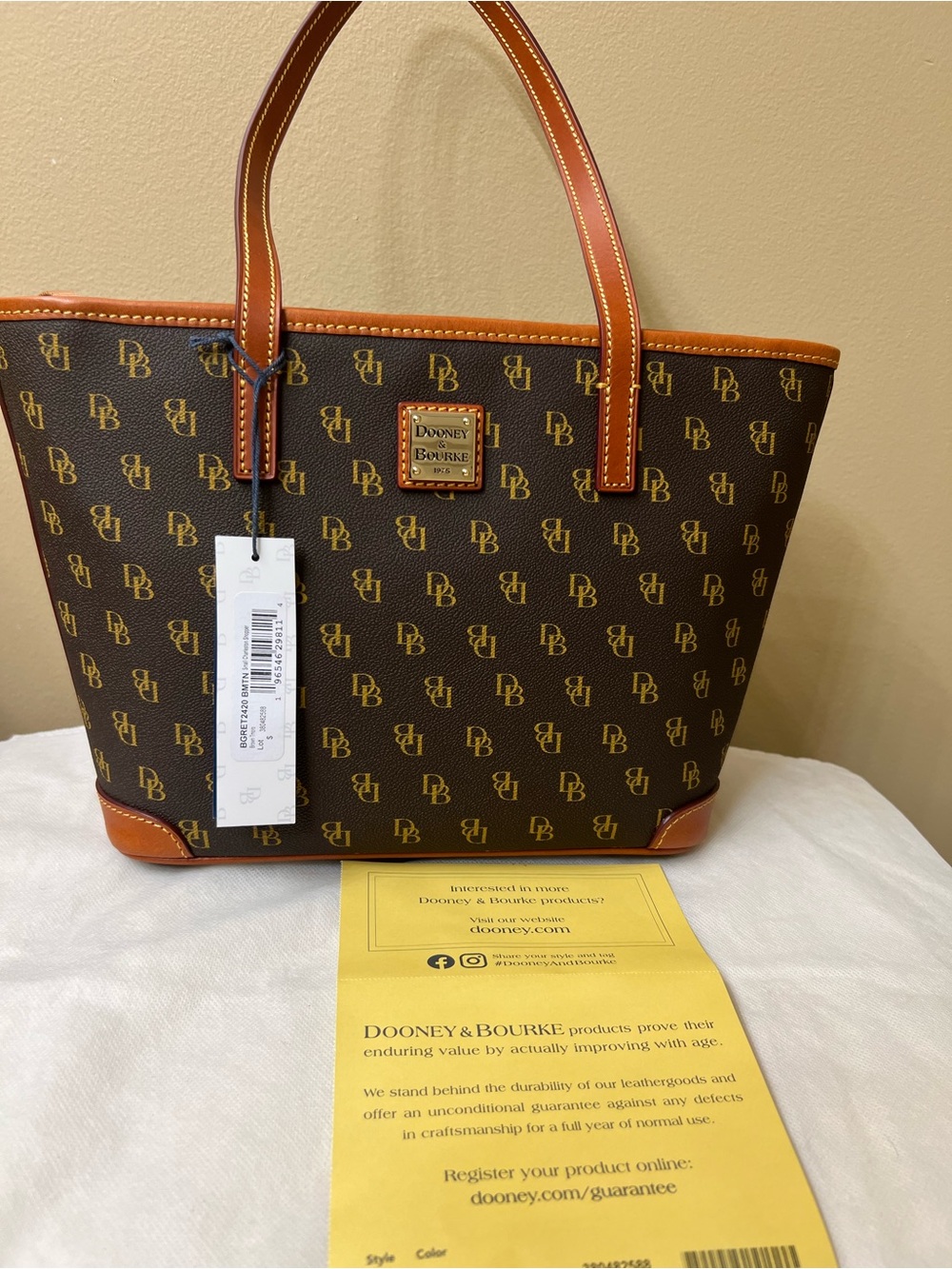 Dooney & Bourke leather Monogram Tote NWT w Dustbag - Picture 4 of 17